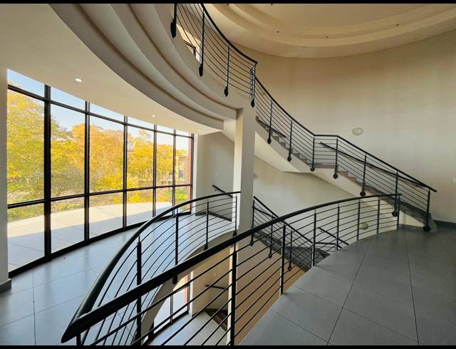 3,150M² OFFICE TO LET IN VORNA VALLEY